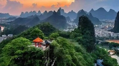 资深文旅教授变身“主播”，带你云游叠彩千里江山