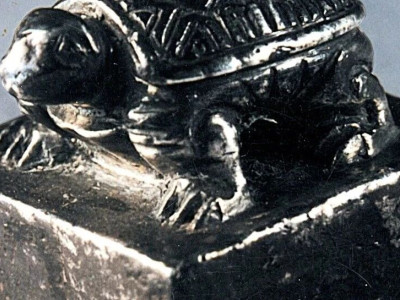 徐州龟山汉墓龟钮银印文物探索：汉代印章艺术与历史价值