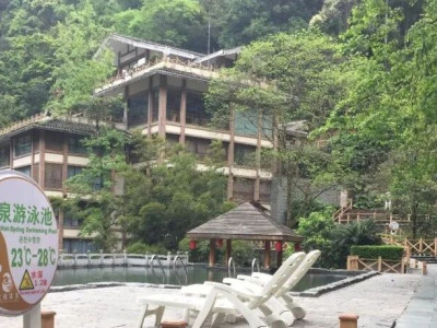 龙年龙胜探春之旅——泡爽爽龙胜温泉，看布尼梯田油菜花海，品红瑶少数民族特色油茶