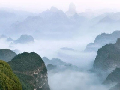 最是一年春好处 烟雨朦胧入丹霞