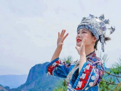 游玩攻略抢先看 丨 唱游“三月三”，丹霞等你来