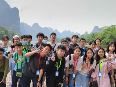 冠岩景区研学基地迎来首批香港学生研学团