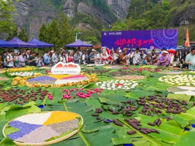 嘿撩撩啰！“三月三”的桂林丹霞太火爆，你来吃簸箕宴了吗？