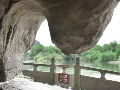 象鼻山、伏波山、叠彩山......坐着公交游桂林