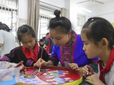 返乡的她们，共同守护侗乡文化