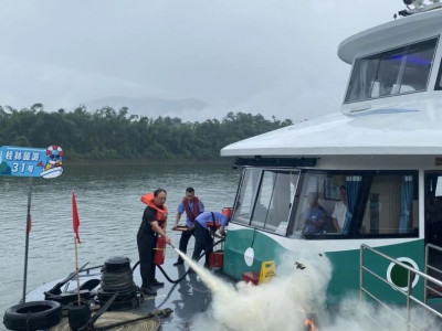 漓江游船分公司圆满完成2024年漓江旅游客船应对水上突发事件应急演练考评