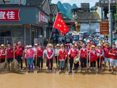 县漓江景区公司积极开展汛后清淤工作