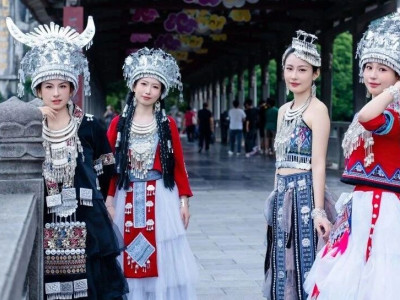 汇集力量抗洪灾，积极面对助生产