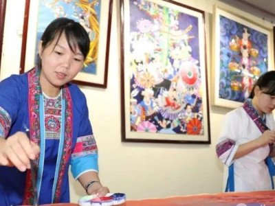 农民变身美术家 丹青巧绘新生活——记三江农民画作者陈美美