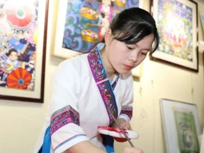 妙笔绘就侗乡新画卷——记三江农民画作者荣雪莲