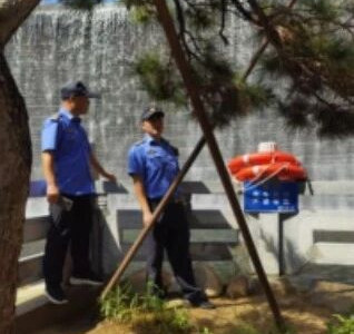 泰山景区执法局大津口执法大队加强河道巡查聚焦水域安全