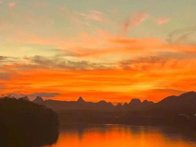 平乐夏日打卡地！长滩湾的蓝天白云，解锁你的朋友圈高赞秘籍