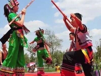 舞出灿烂——霸王鞭舞