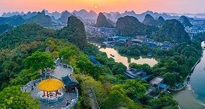 象鼻山、伏波山、叠彩山......坐着公交游桂林