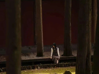 云边有个小茶铺︱他在灵岩山里观山听雨