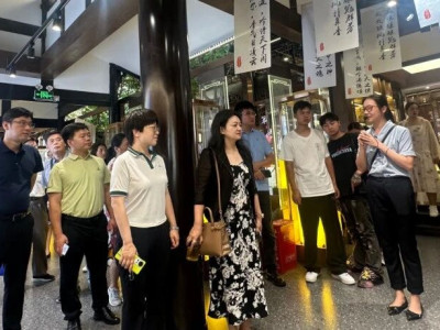 桂林市委宣传部、桂林旅股一行实地考察五粮液文化体验馆（宽窄店）