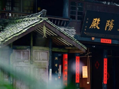 骑骏马的吕洞宾，狗怎么咬得到？