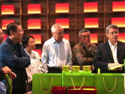 自治区政协调研组到我县开展加快广西现代设施农业发展专题调研