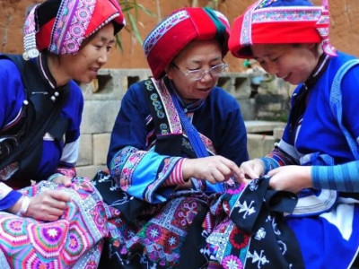 撒尼刺绣 一针一线过日子