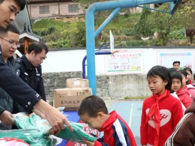 千里送新衣 寒冬暖意浓