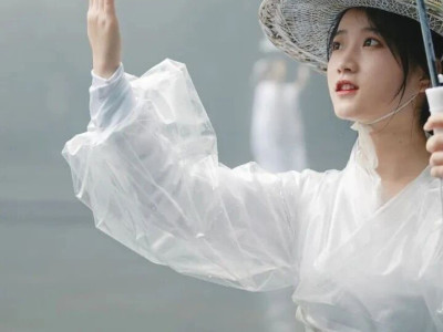 在《只有峨眉山》，和云海对话