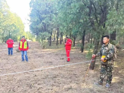 红门管理区全面开展防火隔离带林内可燃物清理任务复查验收