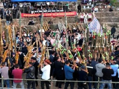 芦笙比响庆丰收