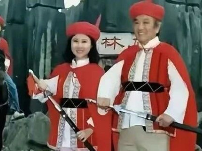 历经沧桑，方知人生潇洒；走过岁月，更懂红尘繁华