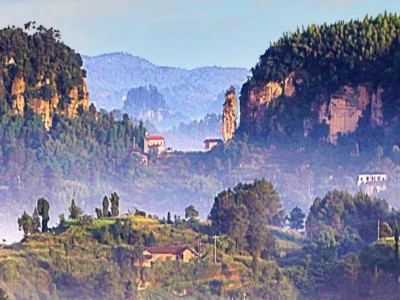 请看→石板河穹窿地貌的“亿年变形记”