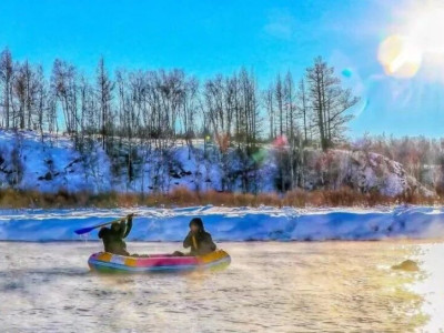 火山蕴圣水情暖不冻河 - 探寻火山温泉与不冻河奇观