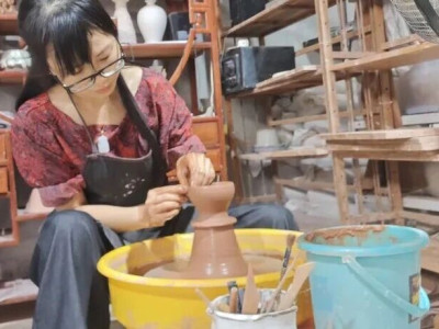 桂林釉陶传承人唐晓娟：在泥火间传承千年色彩与创新技艺