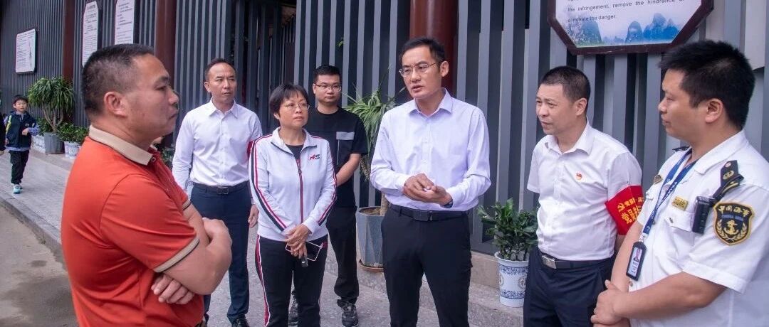 县领导到阳朔漓江景区检查五一旅游秩序工作