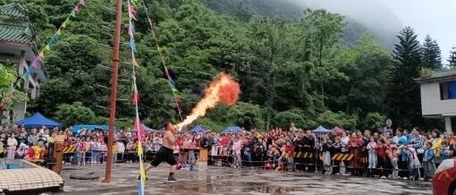 丰鱼岩景区五一活动焕发新活力，迎来客流高峰