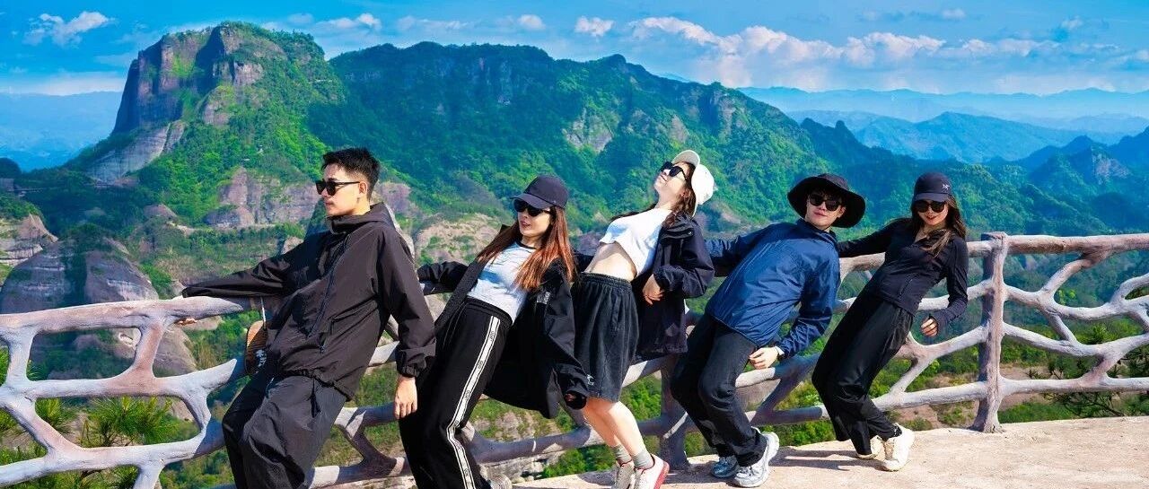 显眼包登山节完美收官！母亲节约“茶”打卡继续袭来！