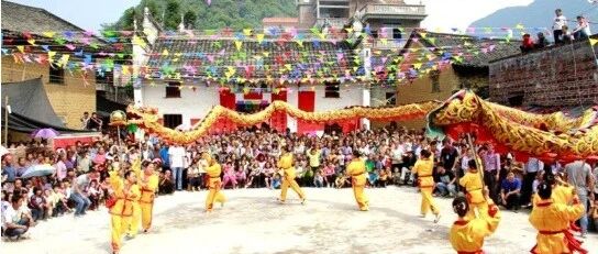 穿越时光的印记：探访百年玄坛古村与赵公庙