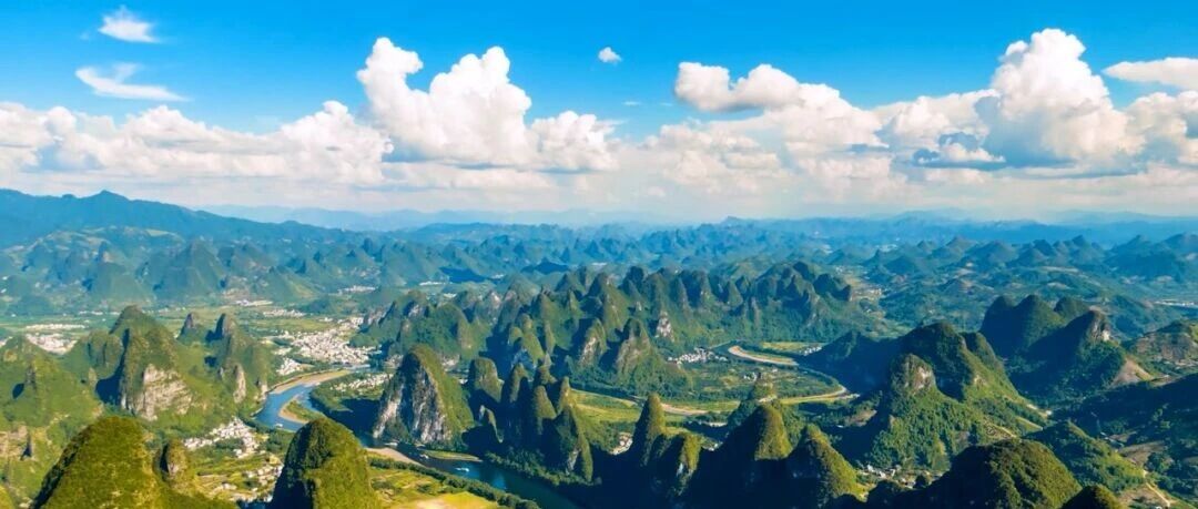一起行走在阳朔诗画般的山水画卷中吧
