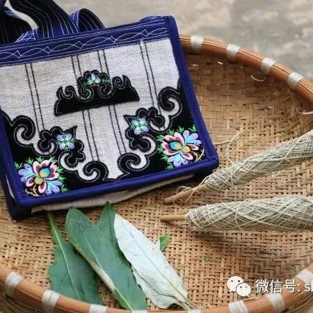 用小草做成的衣服——石林撒尼人的火草褂