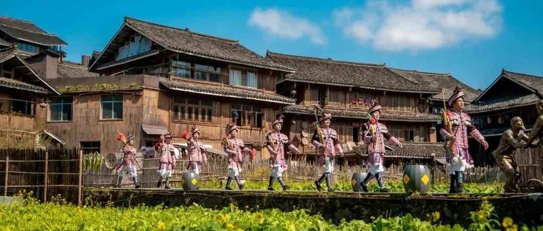 躲进三江的山水里，是治疗精神内耗的顶级解药